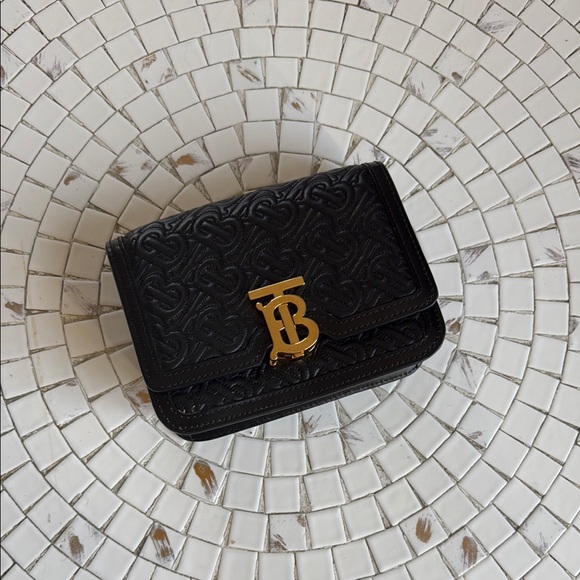 Burberry Black Leather Purse - Picture 1 of 4